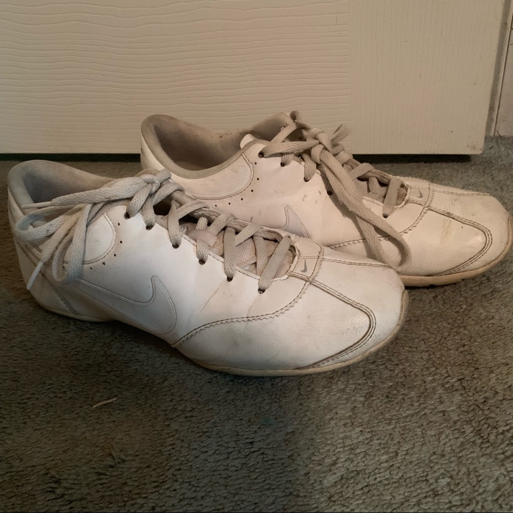 NIKE Sideline cheer shoes!